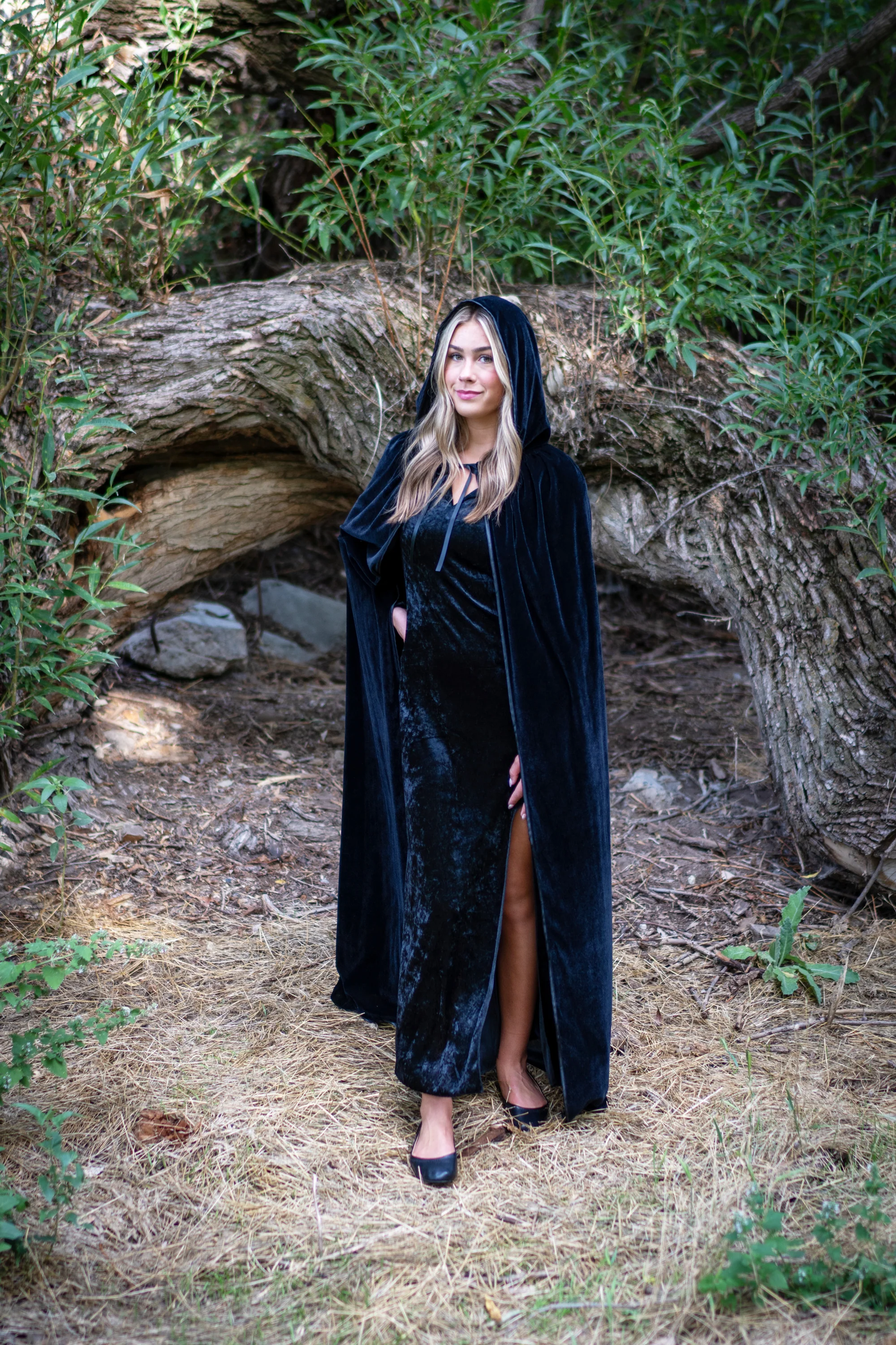 Adult Black Velvet Cloak - Image 6